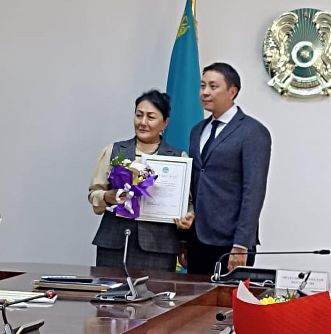 Република күніне орай әкімнің марапаттауы.