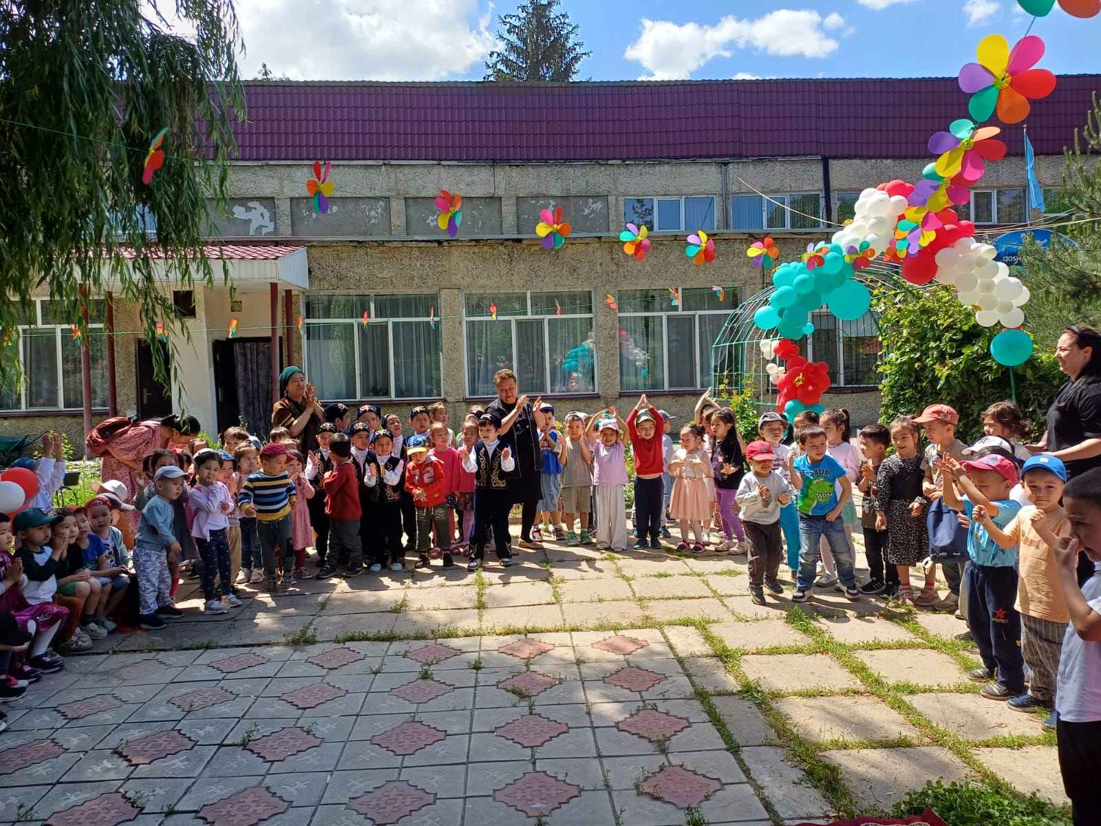 Халықаралық балаларды қорғау күні аясында балабақшамыздың бүлдіршіндерімен өткізілген іс-шара