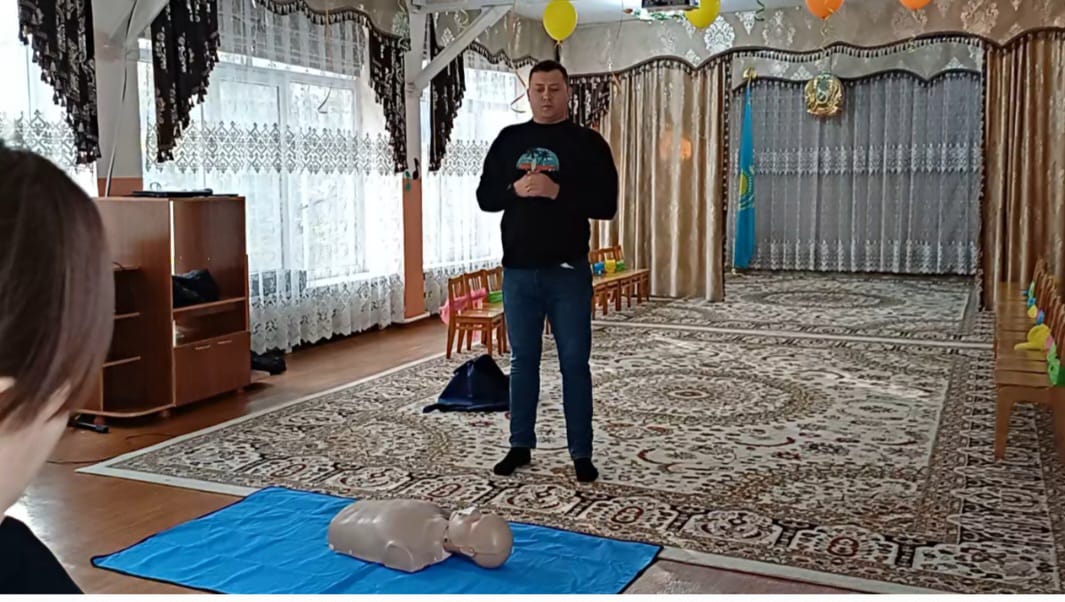 Дәрігерге дейінгі алғашқы көмек көрсету .