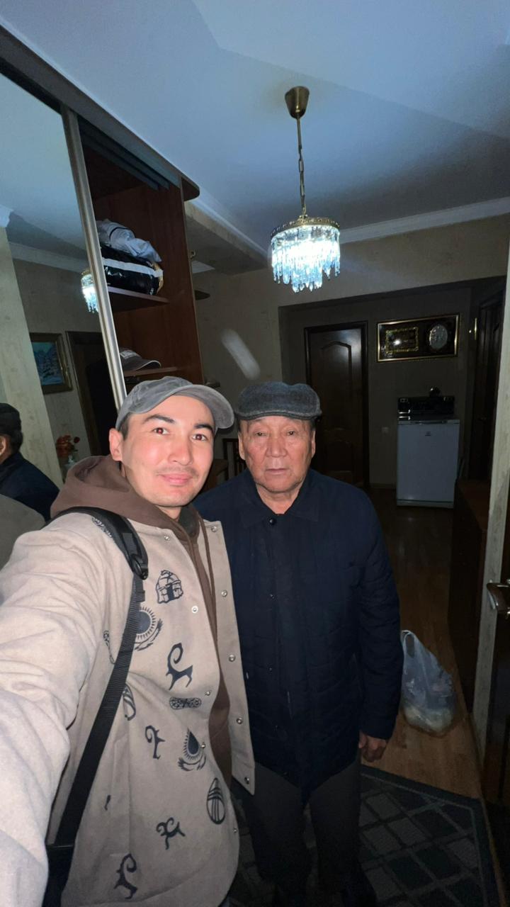 Қартар күніне орай ардагерлерді балабақша атынан құттықтау сәті.