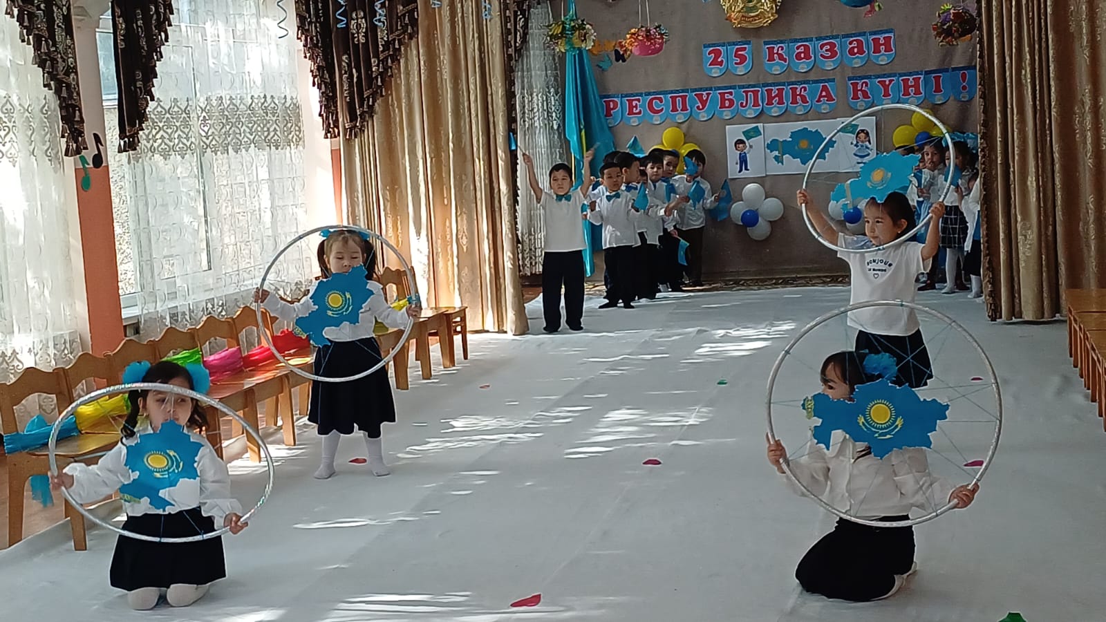 Республика күніне « Қазақстан елі менің -Отаным» тақырыбына ертеңгілік