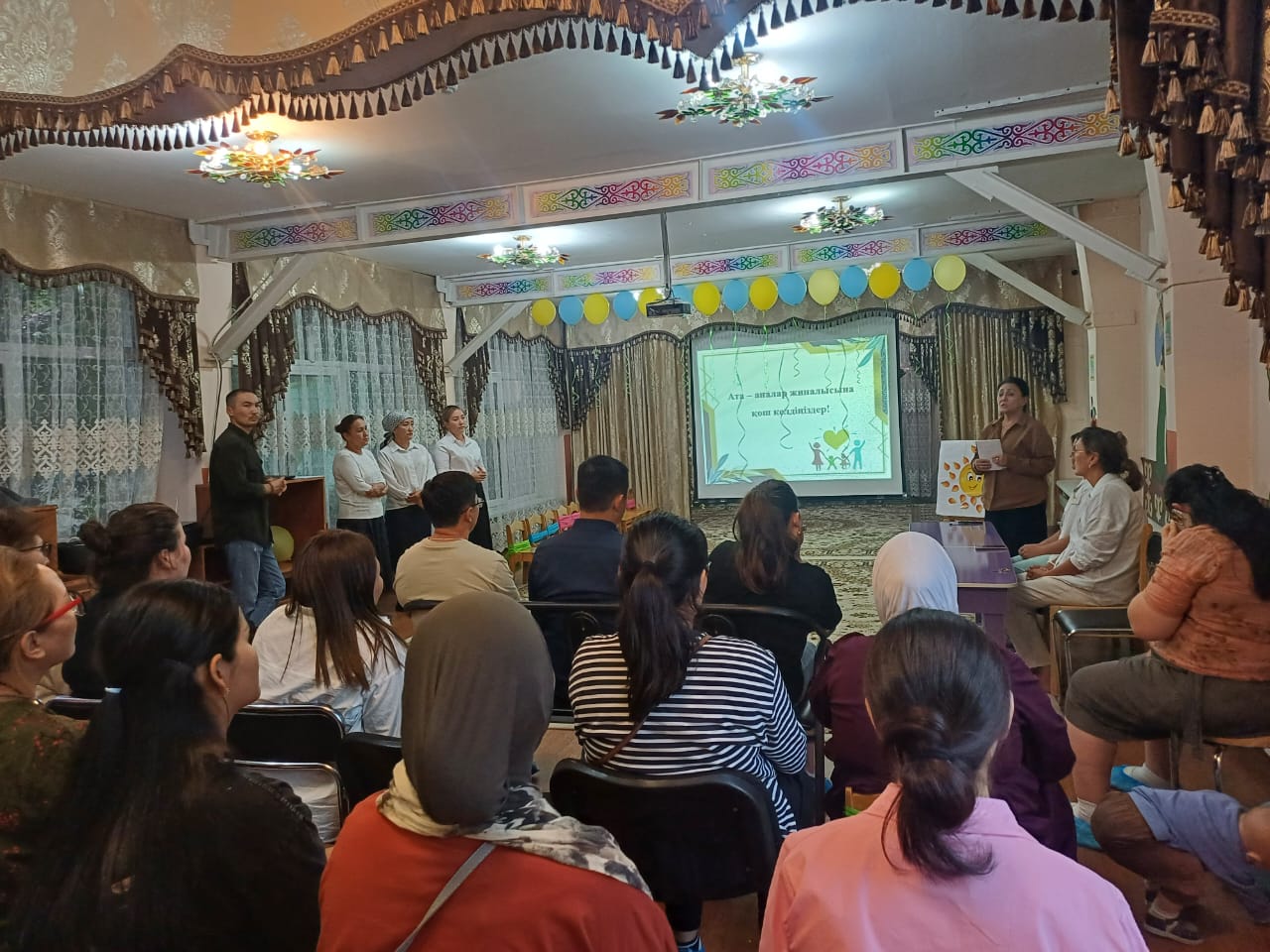 Балабақшадағы барлық топтардың ата-аналар жиналысы